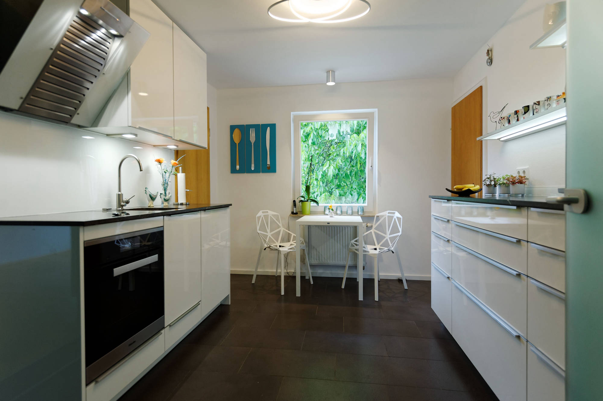 Weiß Hochglanz Küchenzeilen mit Granitplatte